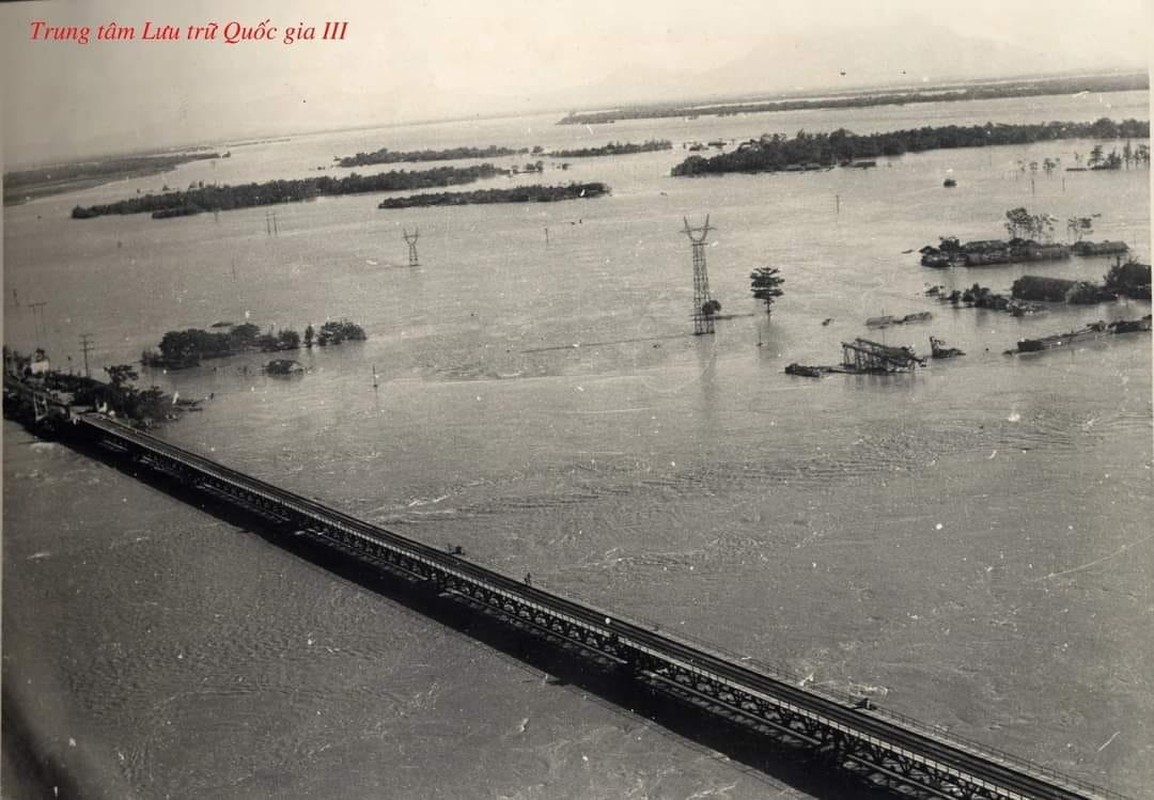 View - 	Loạt ảnh về trận đại hồng thủy ở miền Bắc 1971