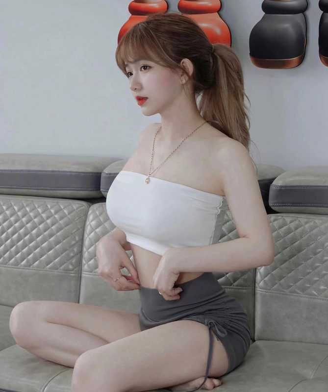 View - 	Lý do hot girl mét rưỡi sở hữu hơn 1 4 triệu fan