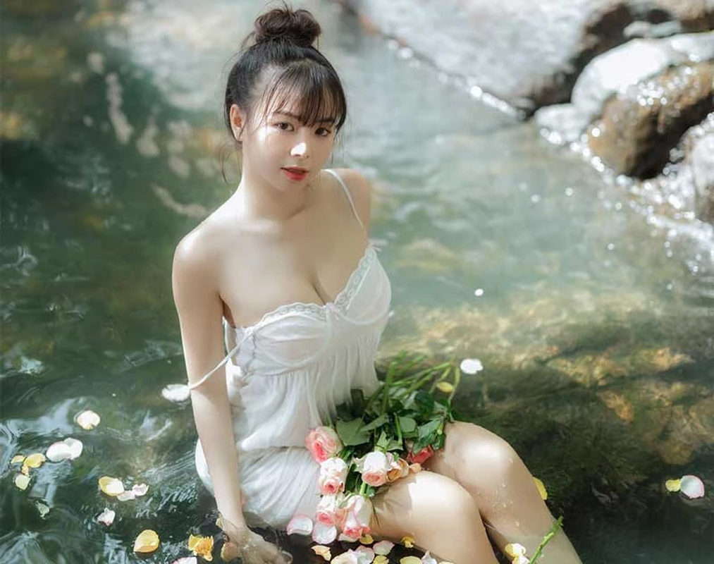 View - 	Hot girl Đồng Tháp được cánh mày râu thi nhau nhận là vợ