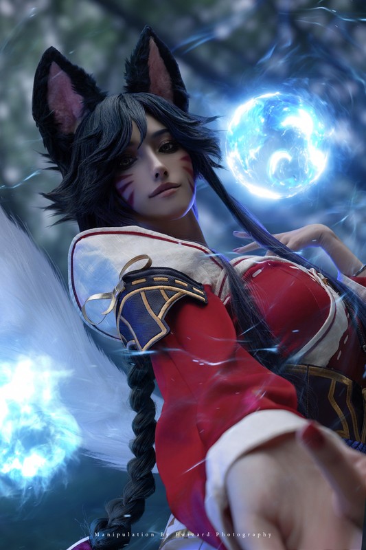 Nu MC game cosplay tuong Lien Minh Huyen Thoai day ma mi, cuon hut-Hinh-3