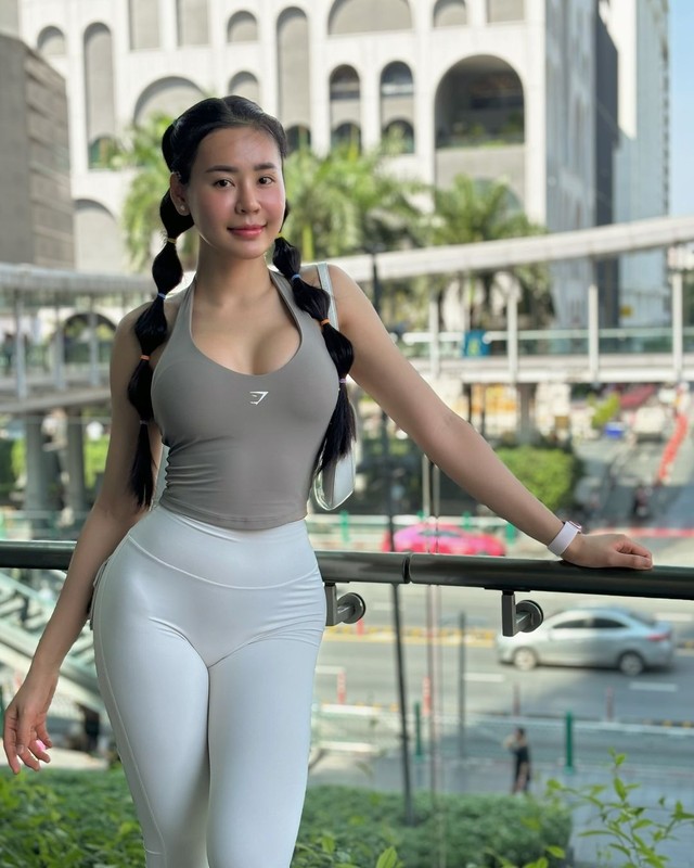 Hot girl gym dien “chiec quan thi phi”, khoe vong 3 nhu duoc photoshop-Hinh-2