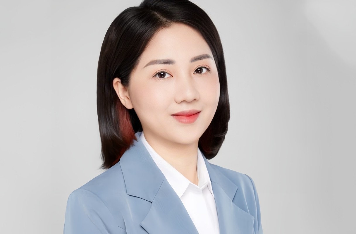 Nhan sac xinh dep nu giang vien la PGS tre nhat Viet Nam 2024-Hinh-5