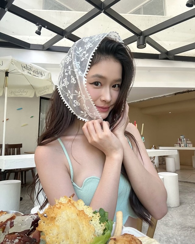 “Hot girl giong dieu” dien bikini khoe dang giua troi tuyet-Hinh-10