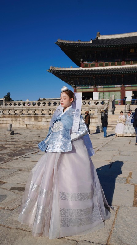 “Phu ba” Huyen Baby hoa than “tieu thu Han Quoc” khi dien hanbok-Hinh-7