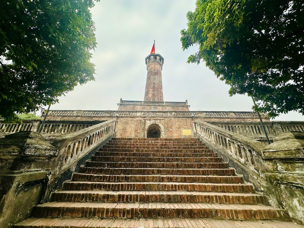 Cot co Ha Noi mo cua Tet Duong, gioi tre ru nhau check-in