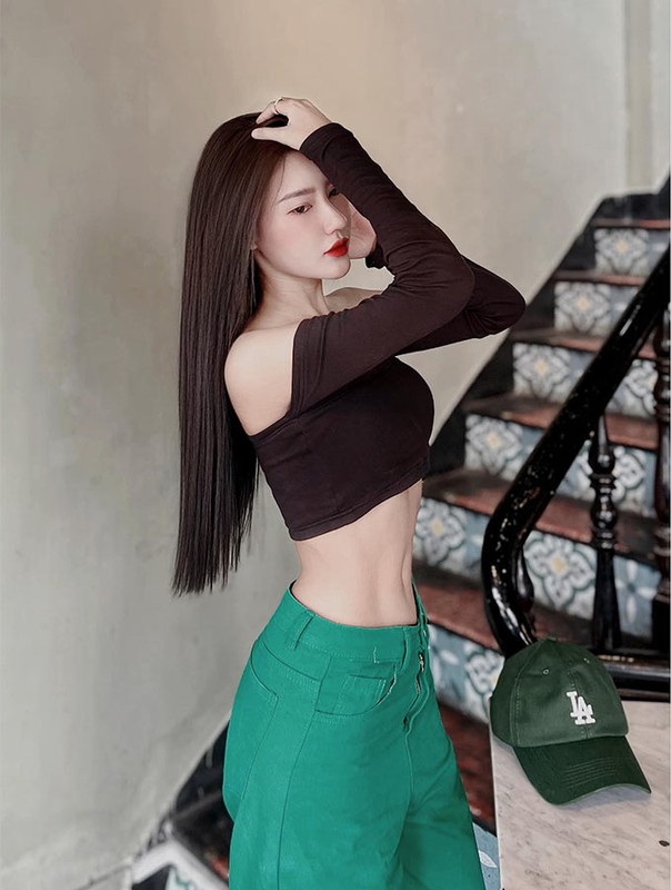 Nang WAGs xinh dep cua thu mon Dinh Trieu an mung chien thang-Hinh-6