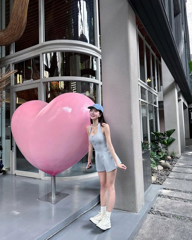 Hot girl truong mua tang fan loat anh ngot ngao nhan dip Valentine-Hinh-2