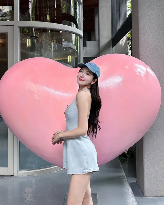 Hot girl truong mua tang fan loat anh ngot ngao nhan dip Valentine-Hinh-4