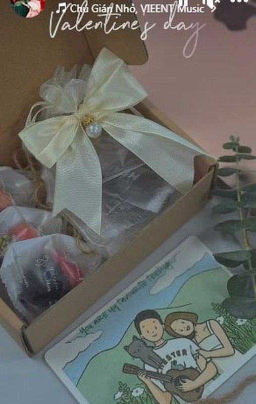Hoi chi em dong loat khoe “chien tich” ngay Valentine-Hinh-9