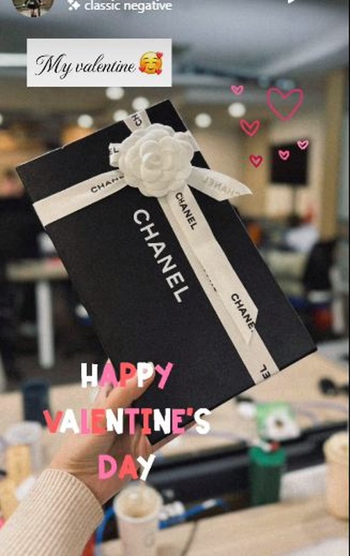 Hoi chi em dong loat khoe “chien tich” ngay Valentine