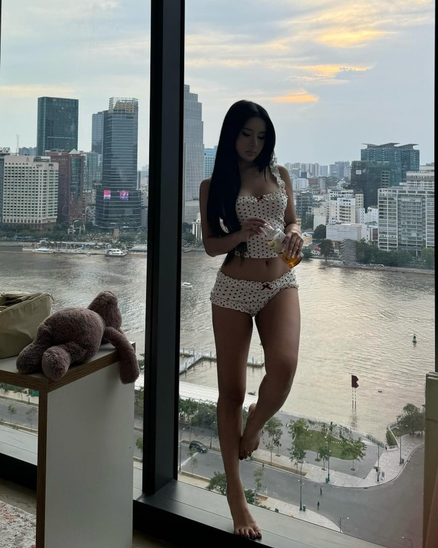 Hoi hot girl ru nhau mac do ngu be xiu khoe dang cuc pham-Hinh-2