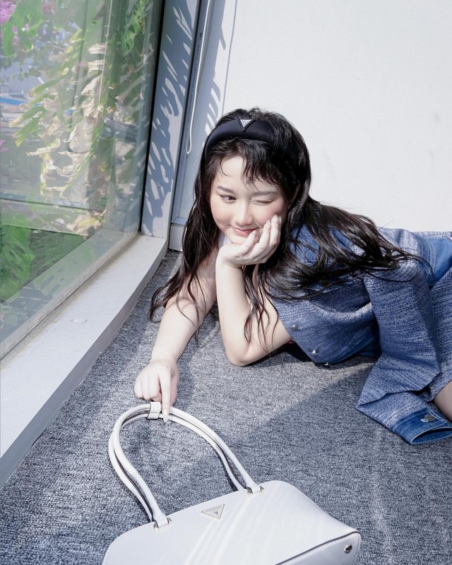 Truc Anh Mat biec khoe anh moi voi hinh anh goi cam, tu tin-Hinh-3