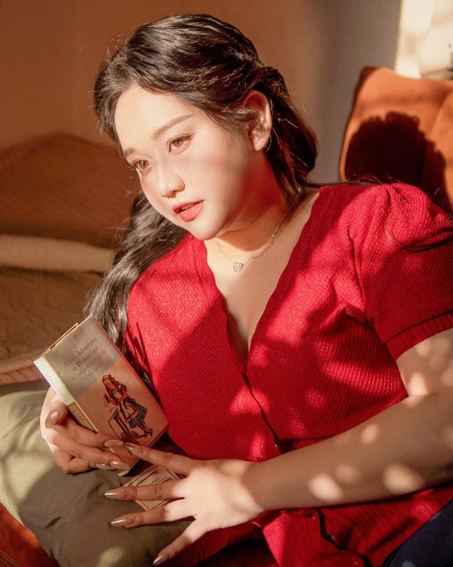 Truc Anh Mat biec khoe anh moi voi hinh anh goi cam, tu tin-Hinh-8
