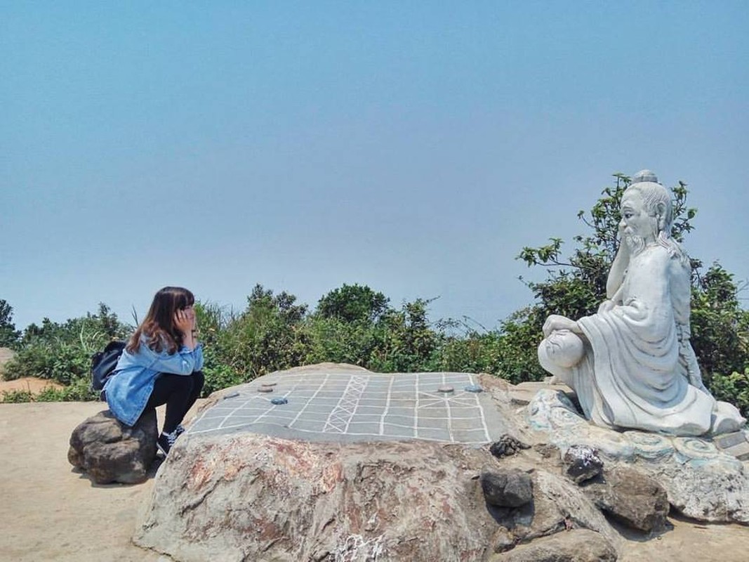 Cuoi tuan chua biet di dau, leo dinh Ban Co don gio bien Da Nang