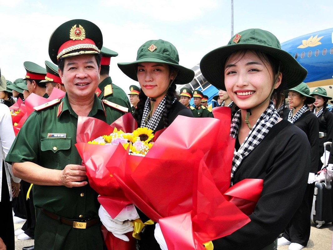 Khoi nu du kich mien Nam tham gia Le ky niem Chien thang Dien Bien Phu-Hinh-5