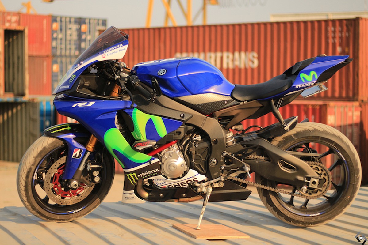 Nguoi dep Viet “nai cung” sieu moto Yamaha R1-Hinh-2