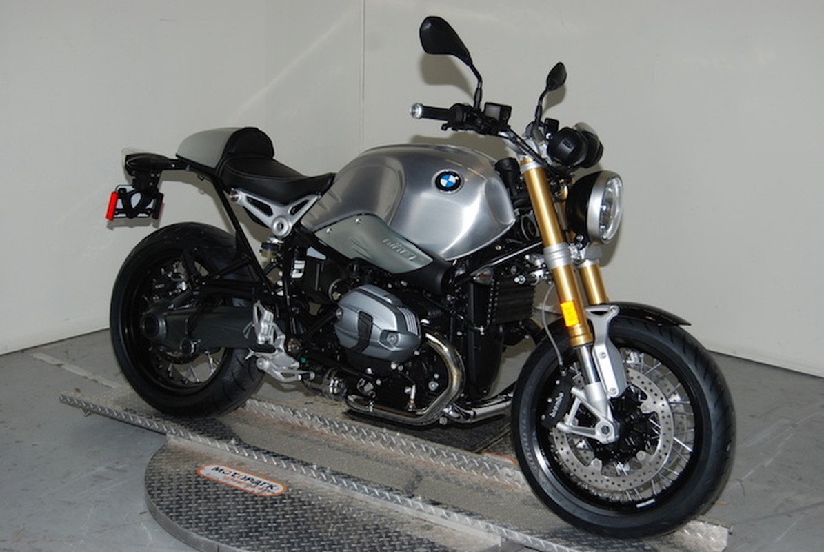 BMW R nine T ra mat ban dac biet cafe racer Sport-Hinh-6