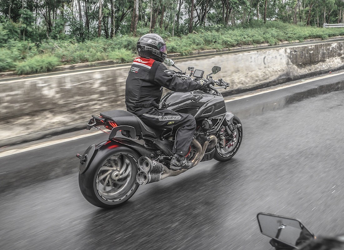 Ducati Diavel Carbon “full option” sieu chat cua biker Viet-Hinh-4