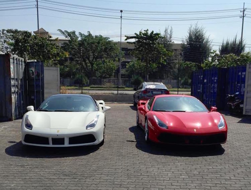 Cap doi sieu xe Ferrari 488 GTB tri gia 30 ty ve Viet Nam-Hinh-2