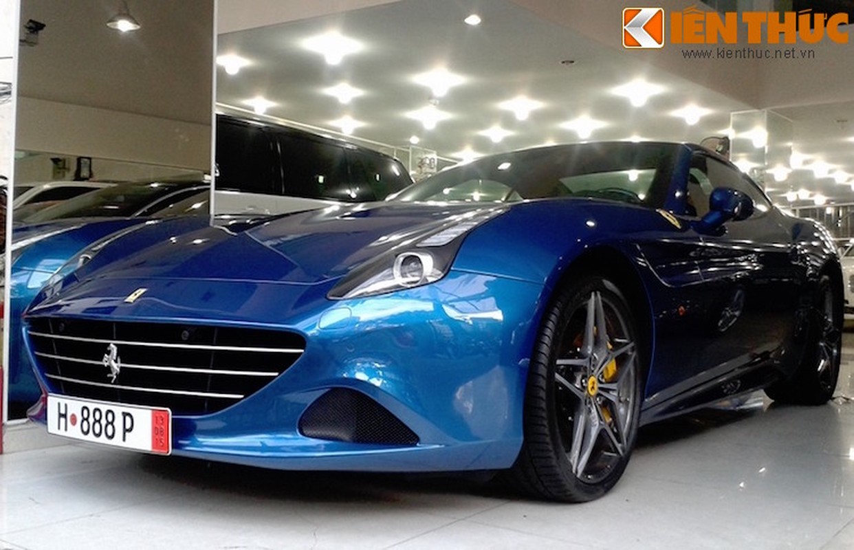 Sieu xe mui tran Ferrari California T dau tien ve Viet Nam-Hinh-8