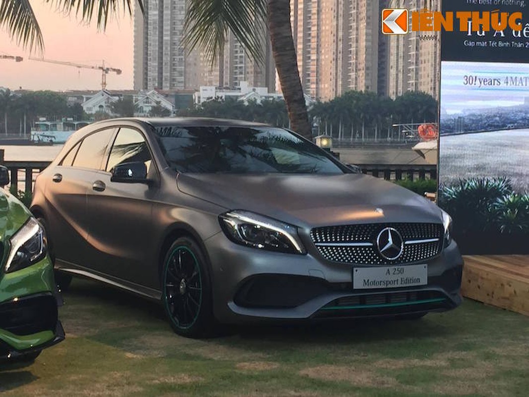 Mercedes ra mat bo 3 xe moi gia 16,7 ty tai Viet Nam-Hinh-2