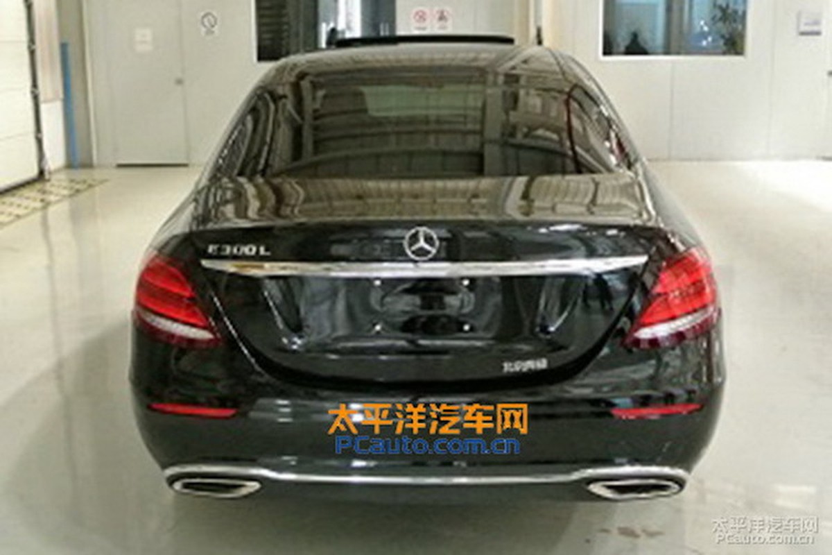 Mercedes E-Class sap co toi 2 phien ban moi-Hinh-5