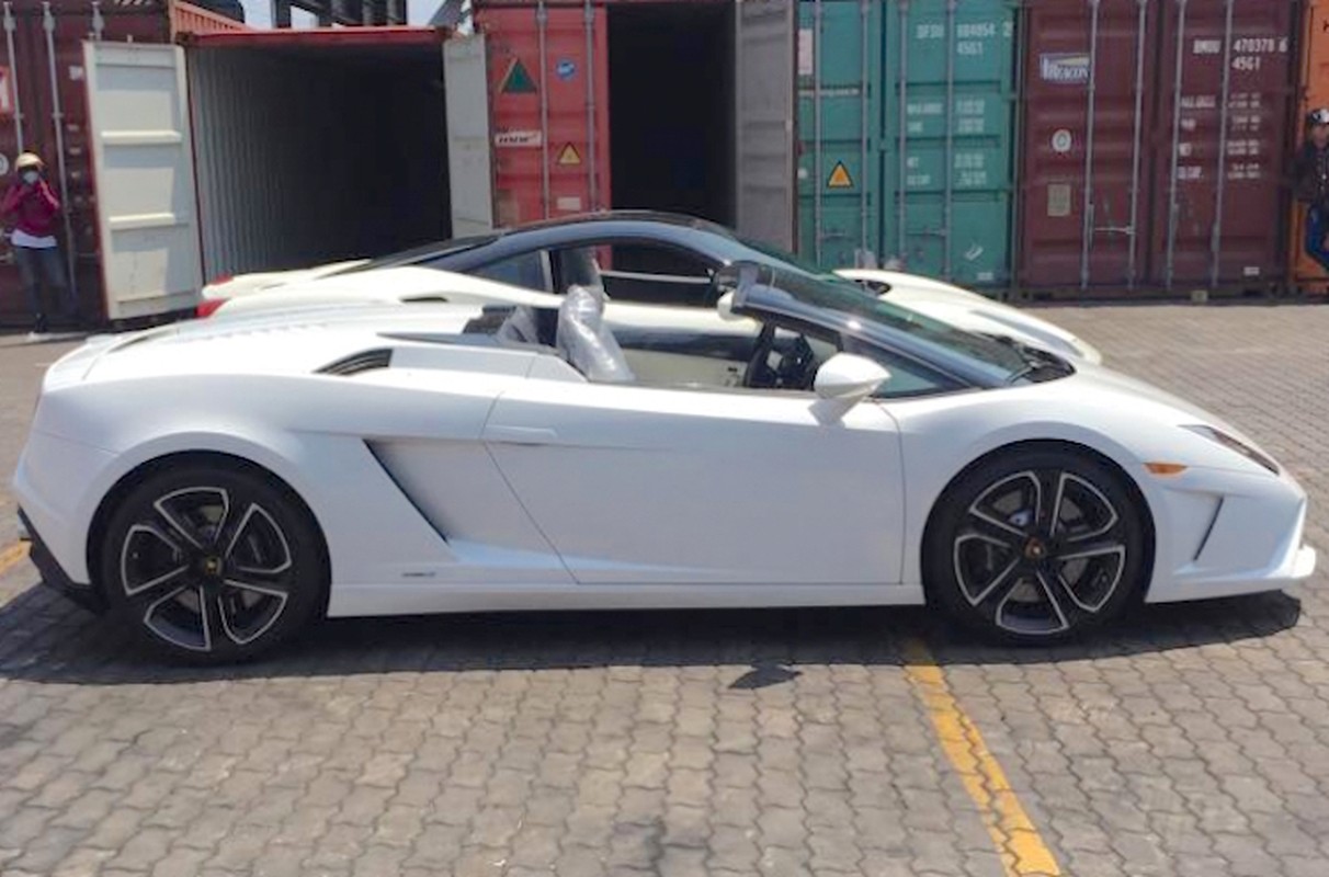 Bo doi sieu xe Ferrari-Lamborghini cap cang Viet Nam-Hinh-10