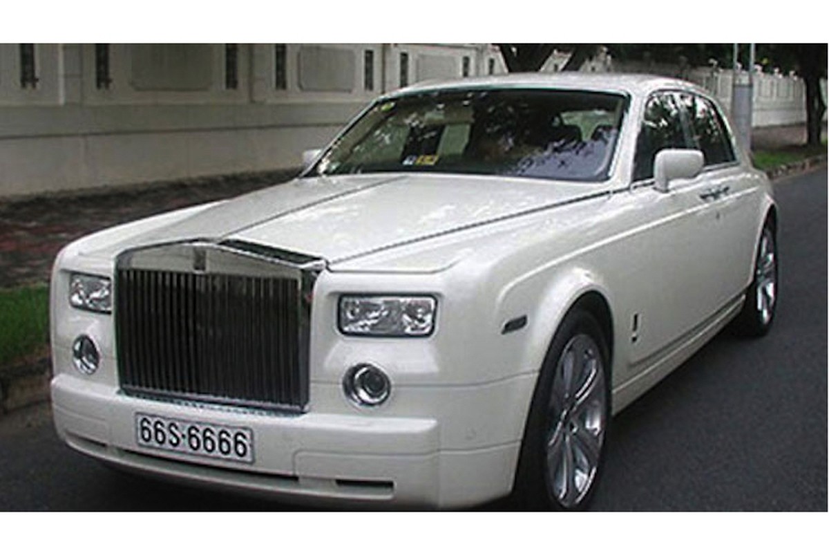 Dan xe Rolls-Royce chuc ty bien 