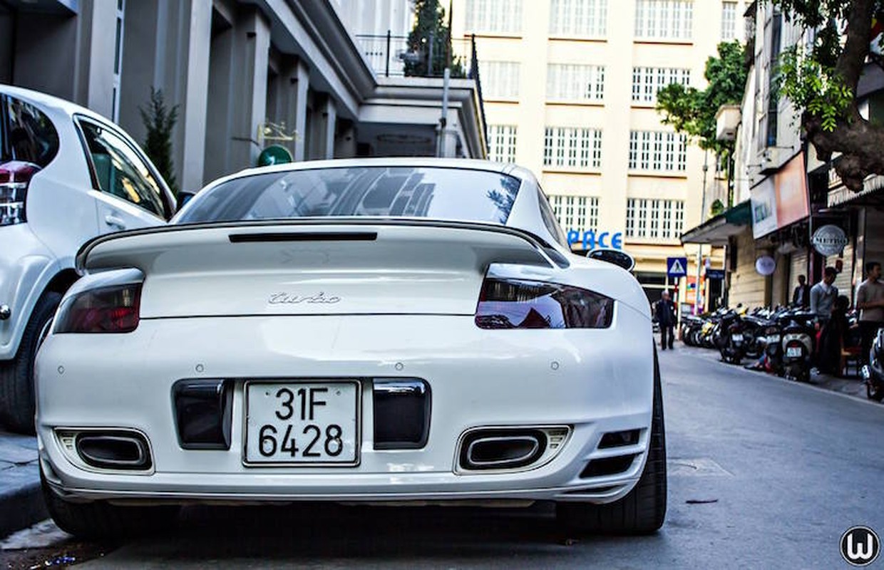 Sieu xe Porsche 911 Turbo “trang tinh khoi” tai Ha Noi-Hinh-3