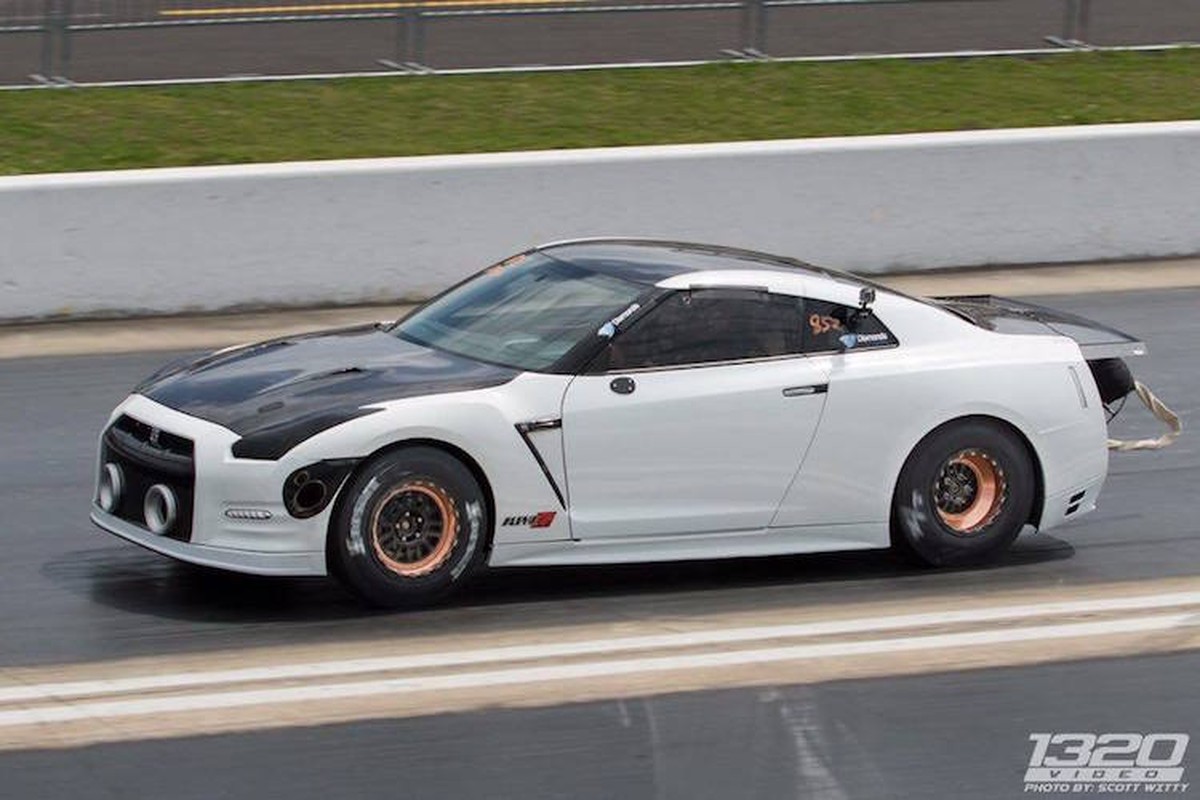 “Soc” voi quai vat Nissan GT-R manh hon 2500 ma luc-Hinh-8