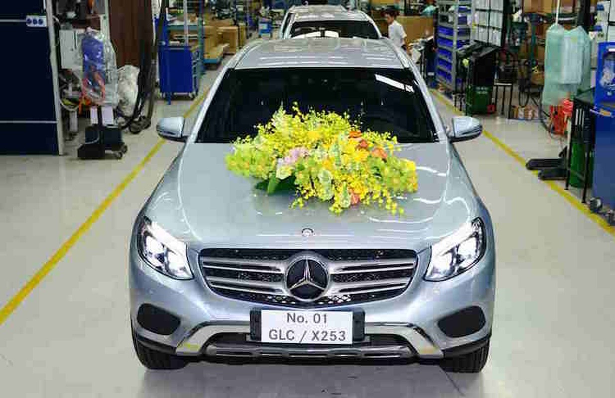 Mercedes xuat xuong chiec GLC dau tien tai Viet Nam-Hinh-5