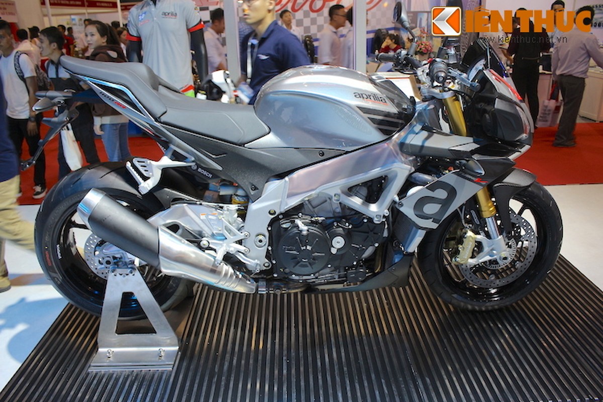 Aprilia Tuono V4 - doi thu Kawasaki Z1000 tai VN-Hinh-6