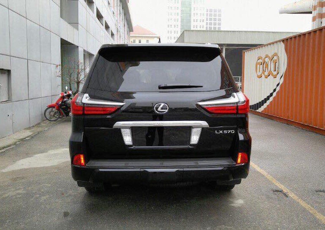 Lexus LX570 2016 “hang ngoai” gia hon 5 ty tai VN-Hinh-3