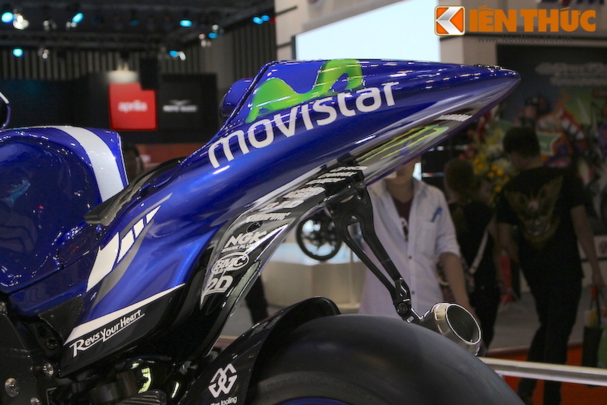 Xe dua cua nha vo dich MotoGP 2015 den Viet Nam-Hinh-9