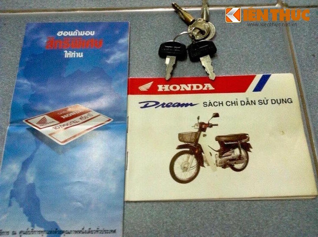 Honda Dream Thai chay 20 nam dep 