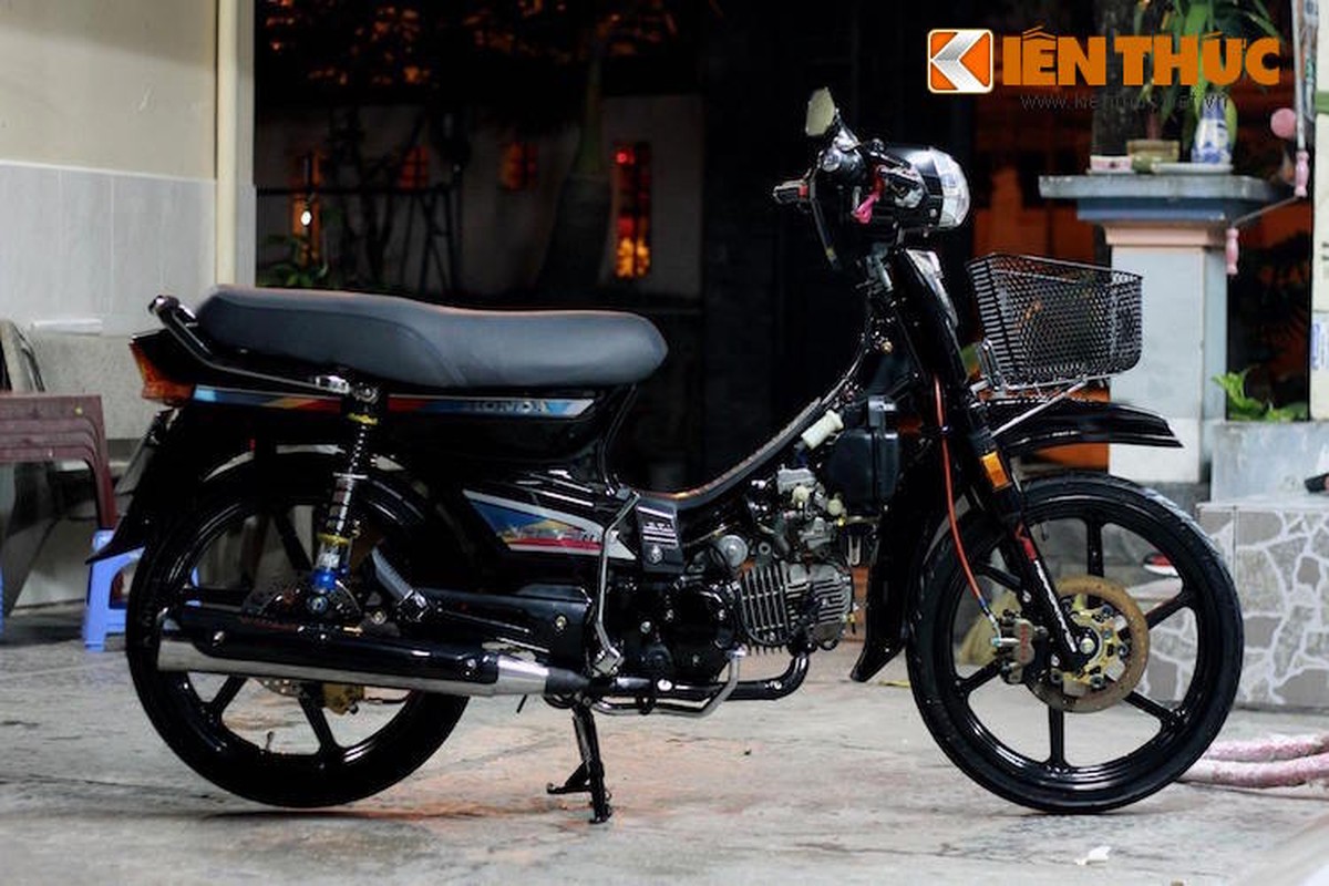 Honda Dream II phien ban “hac cong tu” sieu ngau tai VN