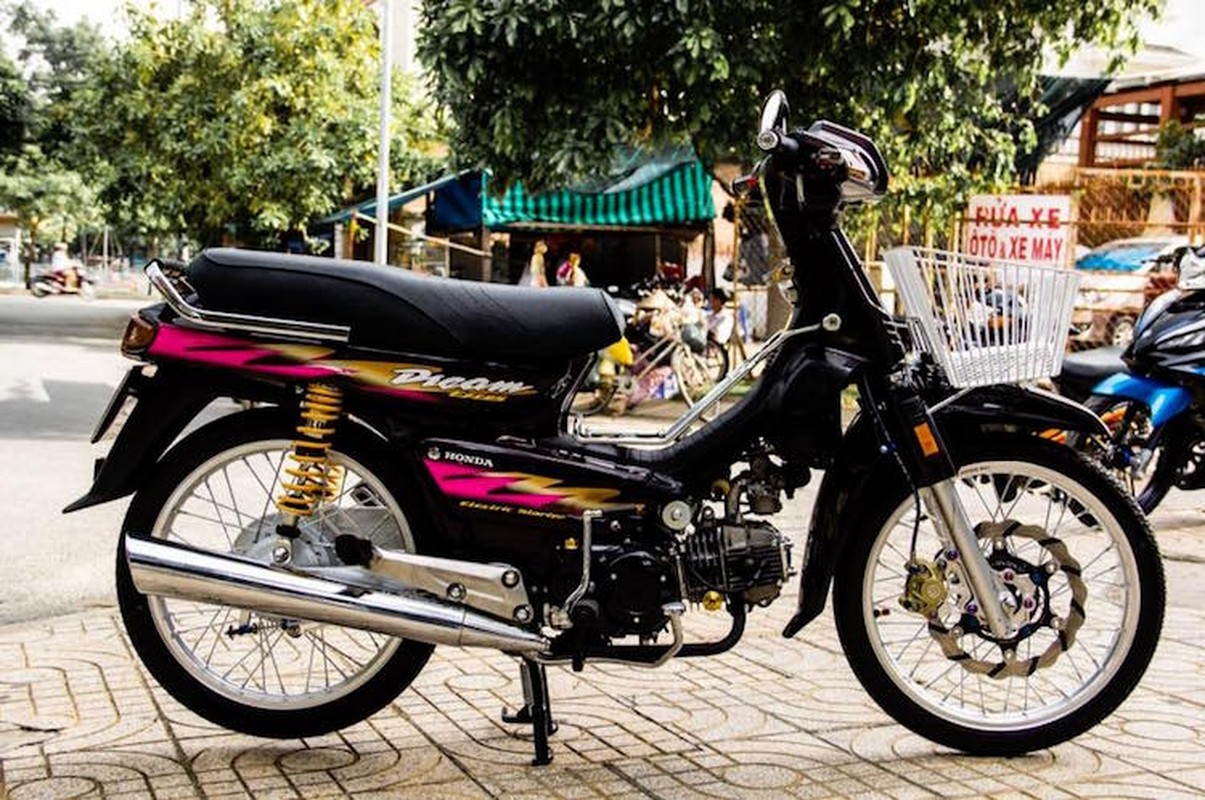 Honda Dream “lun” Thai Lan chat lu cua dan choi Viet