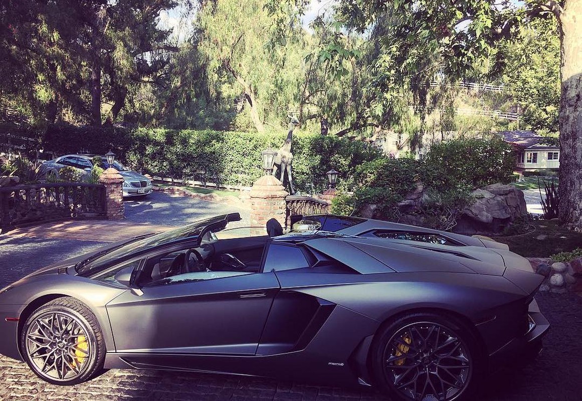 Lamborghini Aventador Roadster “hang thua” cua rapper Drake-Hinh-9