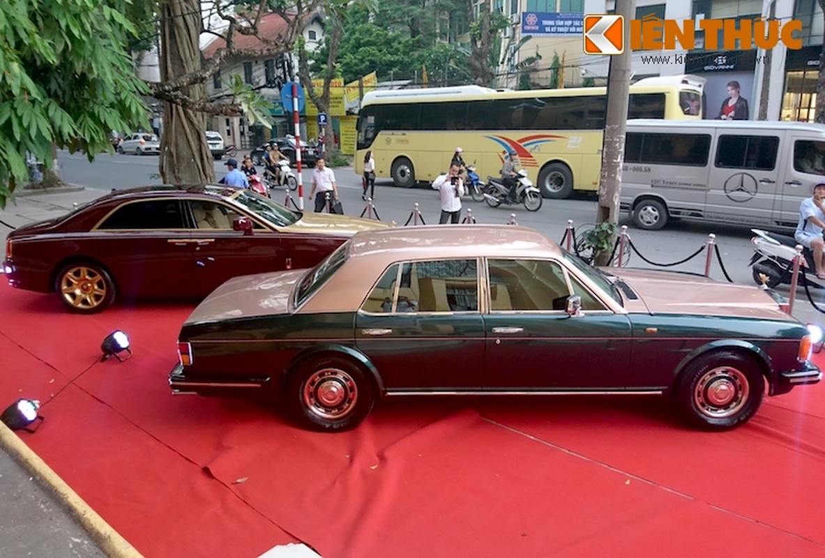 Dan Rolls-Royce hon 160 ty “phoi minh” tren pho Ha Noi-Hinh-2