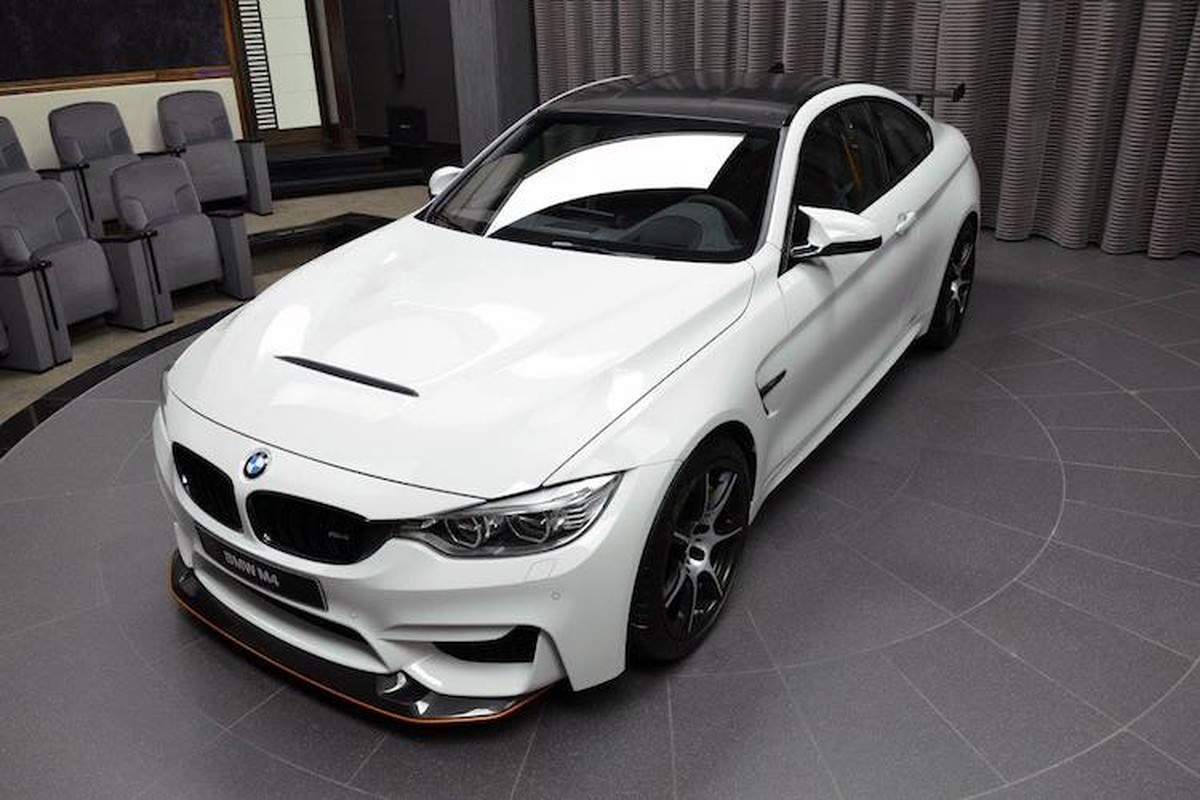 “Hang nong” BMW M4 GTS bat ngo lo dien