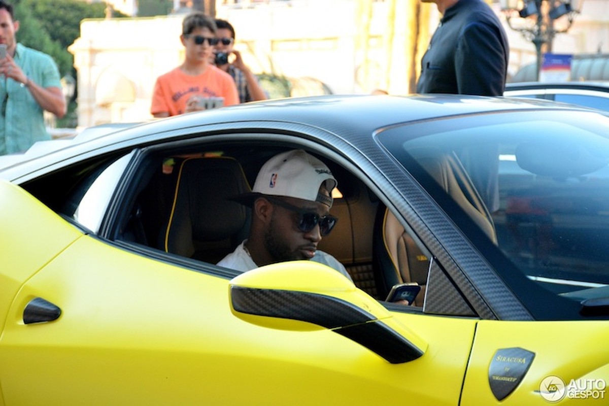 Samuel Eto'o cuoi “ngua chien” Ferrari 458 Italia den Monaco-Hinh-6