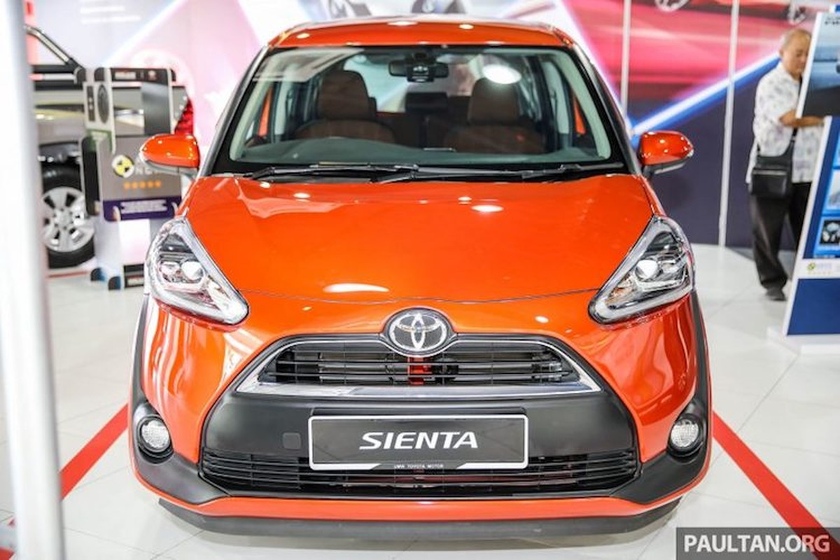 MPV Toyota Sienta gia 517 trieu 