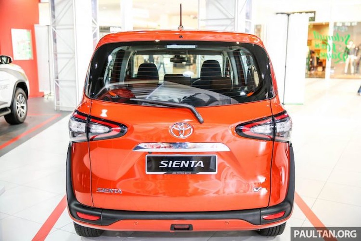 MPV Toyota Sienta gia 517 trieu 