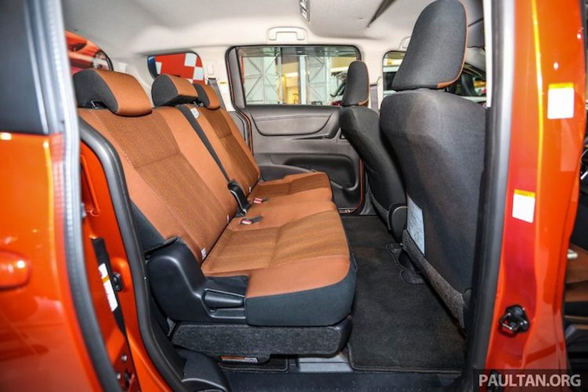 MPV Toyota Sienta gia 517 trieu 