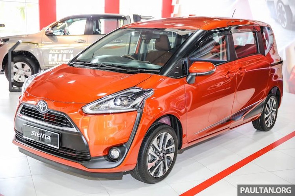 MPV Toyota Sienta gia 517 trieu 