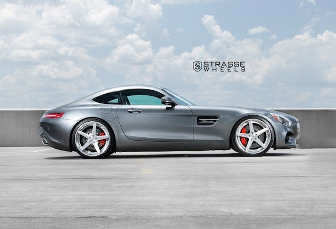 Mercedes AMG GT S  dep hut hon voi “dan chan xin”-Hinh-2