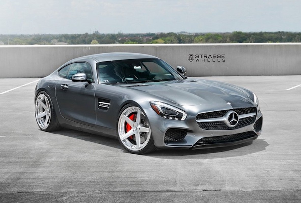 Mercedes AMG GT S  dep hut hon voi “dan chan xin”