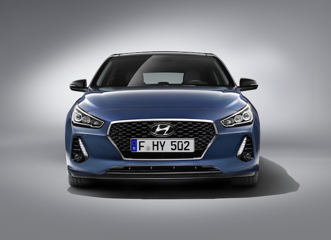 Hatchback Hyundai i30 moi co gi de 