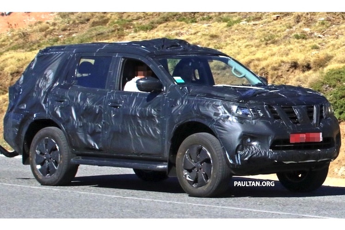 Nissan Navara SUV ban thu nghiem lan dau 