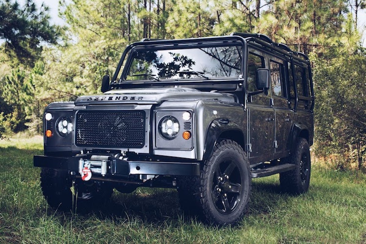 Land Rover Defender do offroad khung voi “trai tim” My